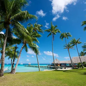 Resort Kia Ora & ****