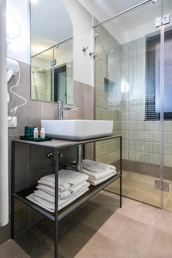 Allure Boutique Hotel Тирана